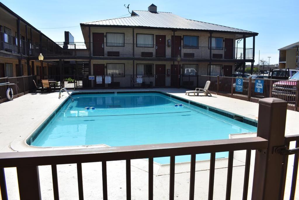 Meridian Inn Oklahoma City Airport 외부 사진